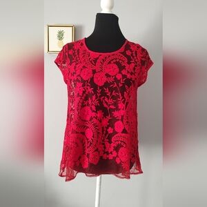 Karen Kane Blouse  Lace Color Red Size small Short Sleeves Exelente Condition